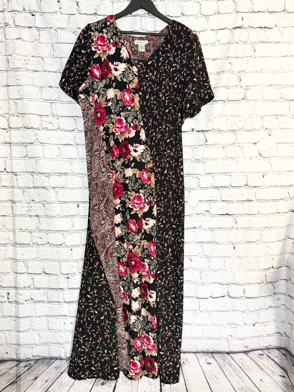 Studio Ease. Floral Black & Pink V-Neck Maxi Dress. Size 14